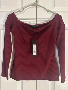 BCBGMaxAzria Burgundy Ribbed Off-Shoulder Knit Top